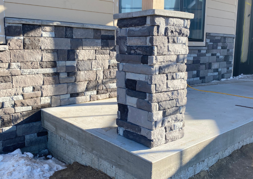 Porch pillar using the ADORN® Shadowledge Series